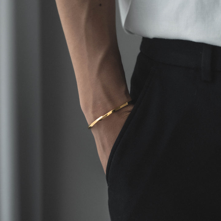 twisted bangle b1