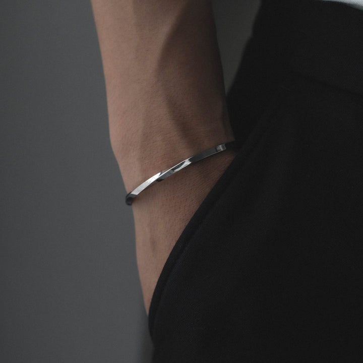twisted bangle b1