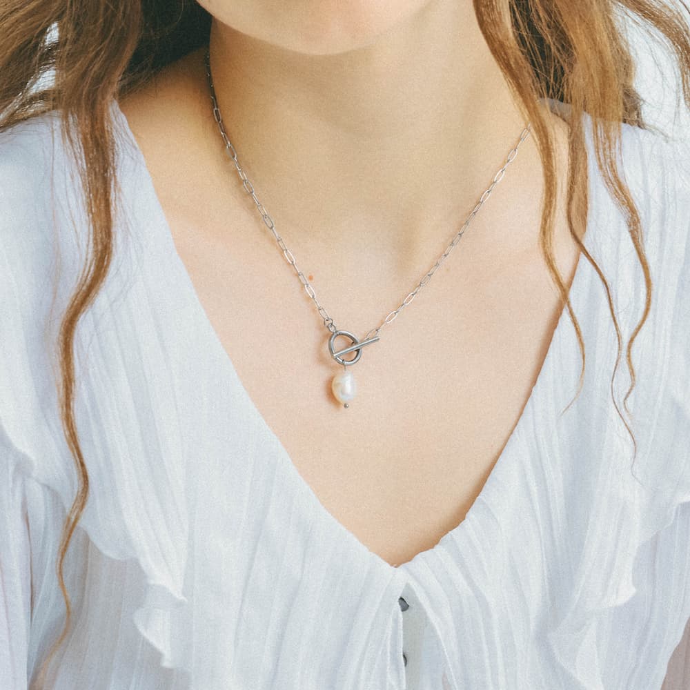 T-Bar Pearl Necklace n6