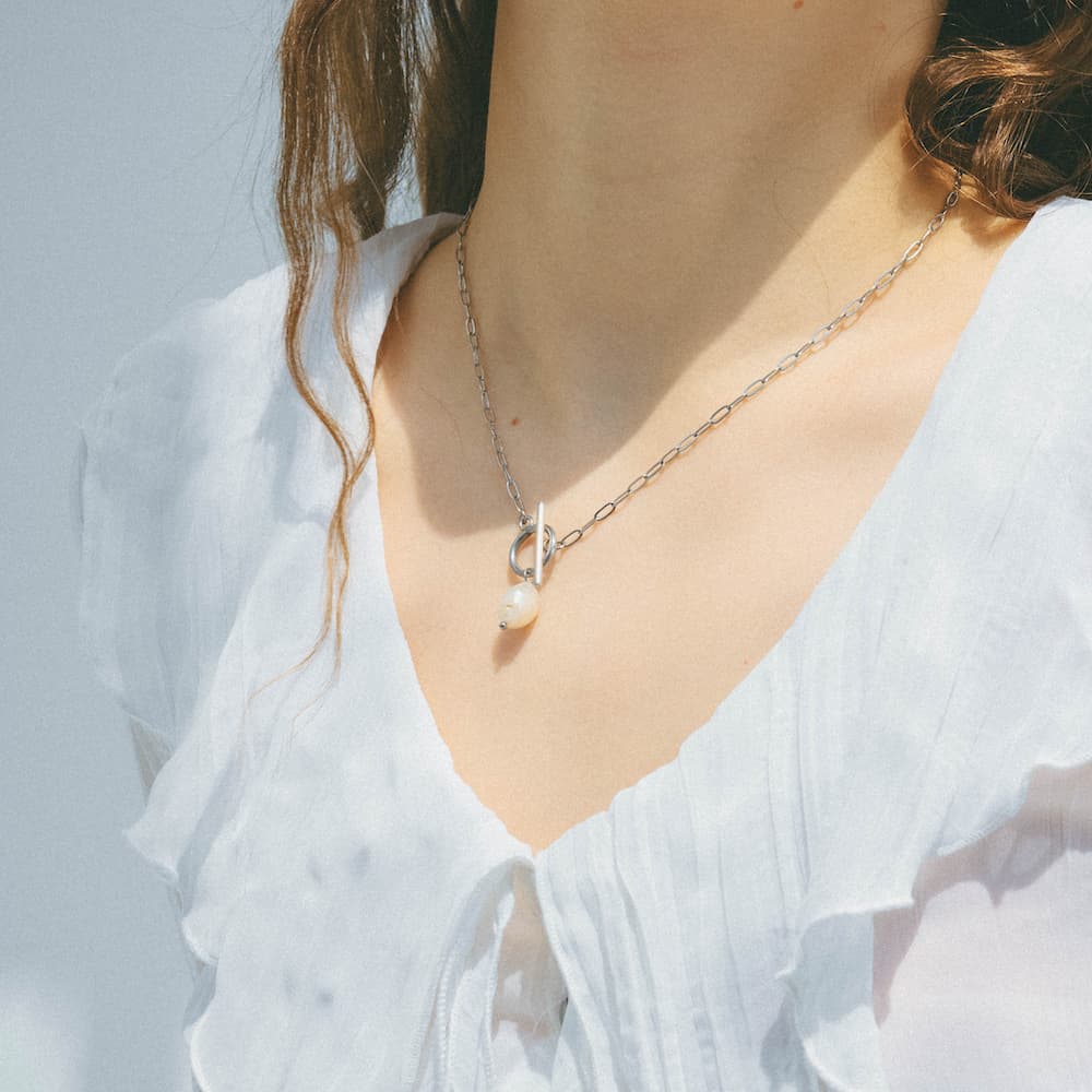 T-Bar Pearl Necklace n6