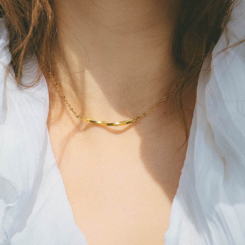 Arc Bar Necklace n9