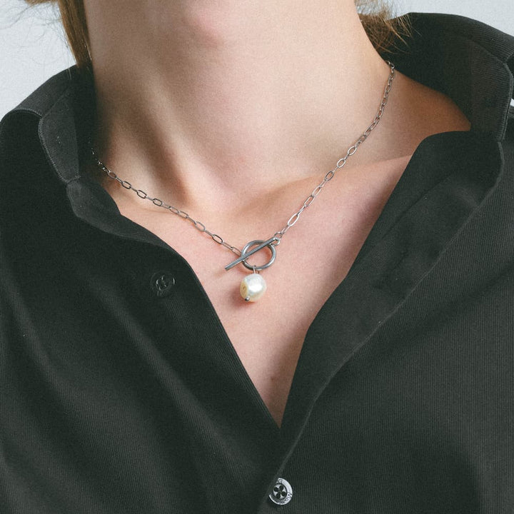 T-Bar Pearl Necklace n6