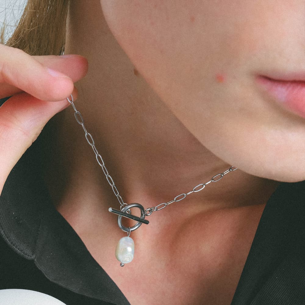 T-Bar Pearl Necklace n6